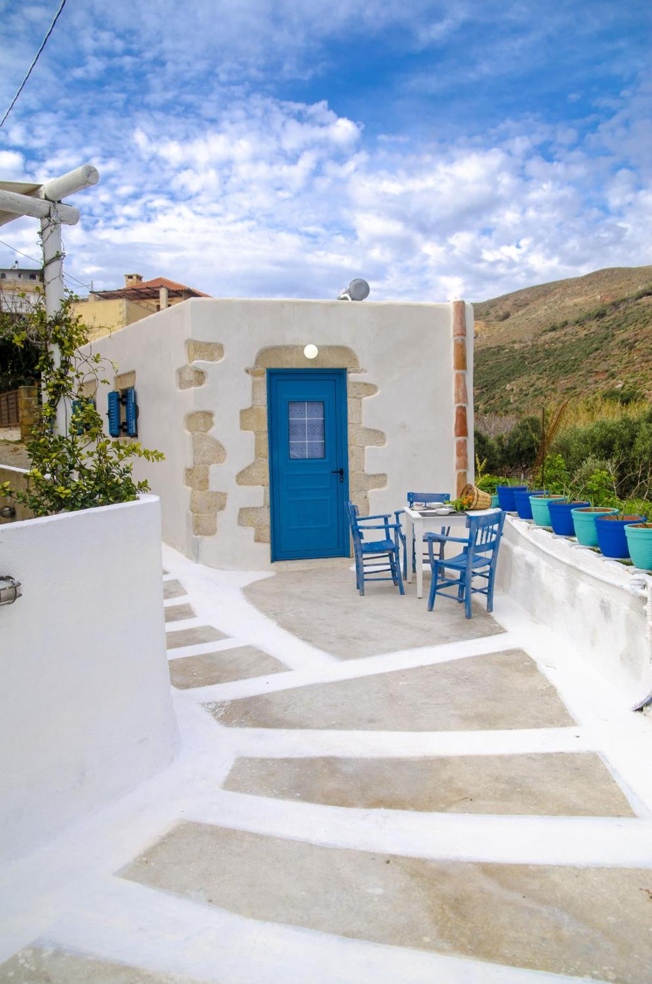 Trigono Traditional House Kalivianí
